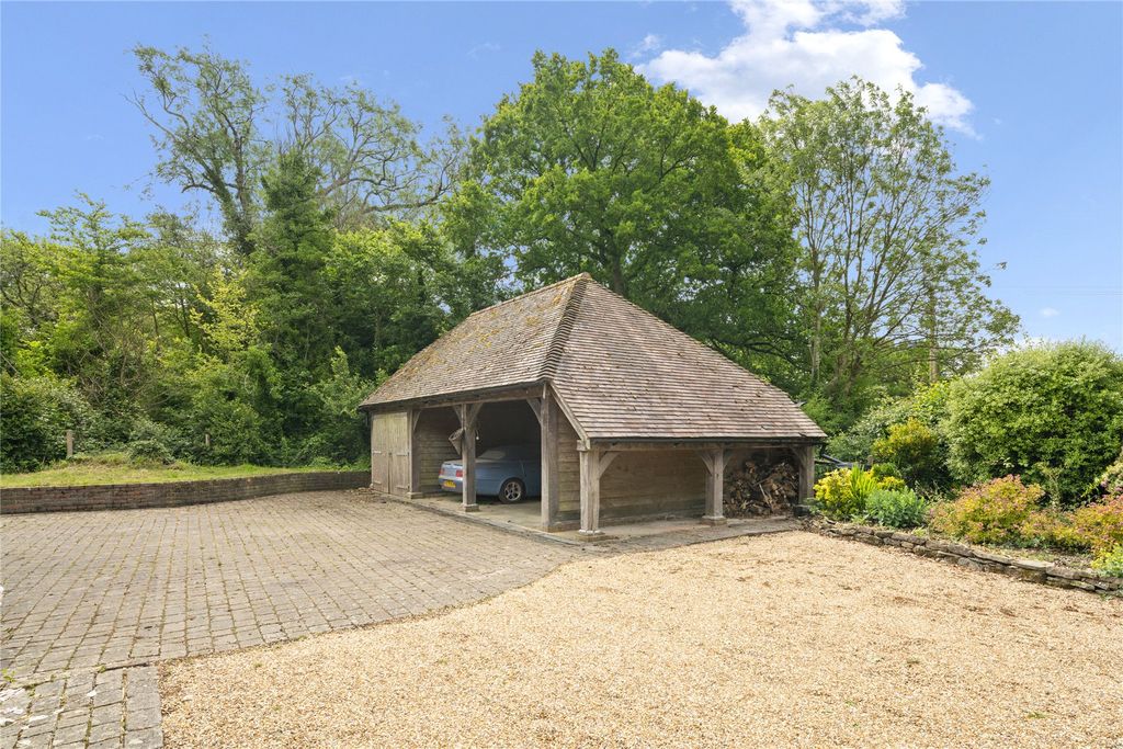 Property photo 3 of 21 Picture No. 24