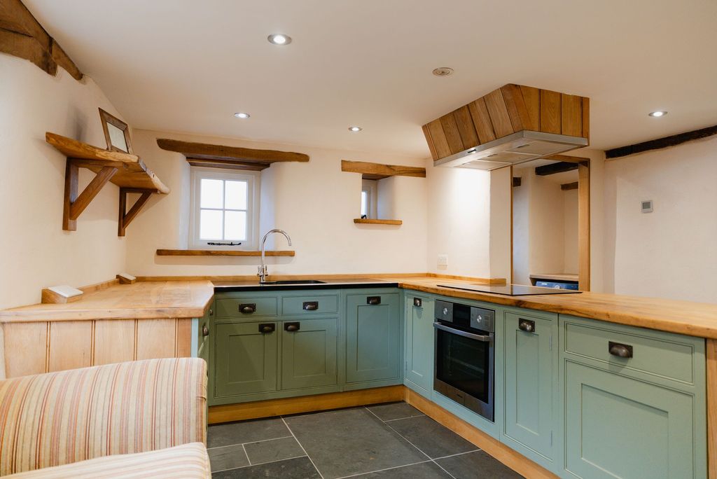 Property photo 3 of 23