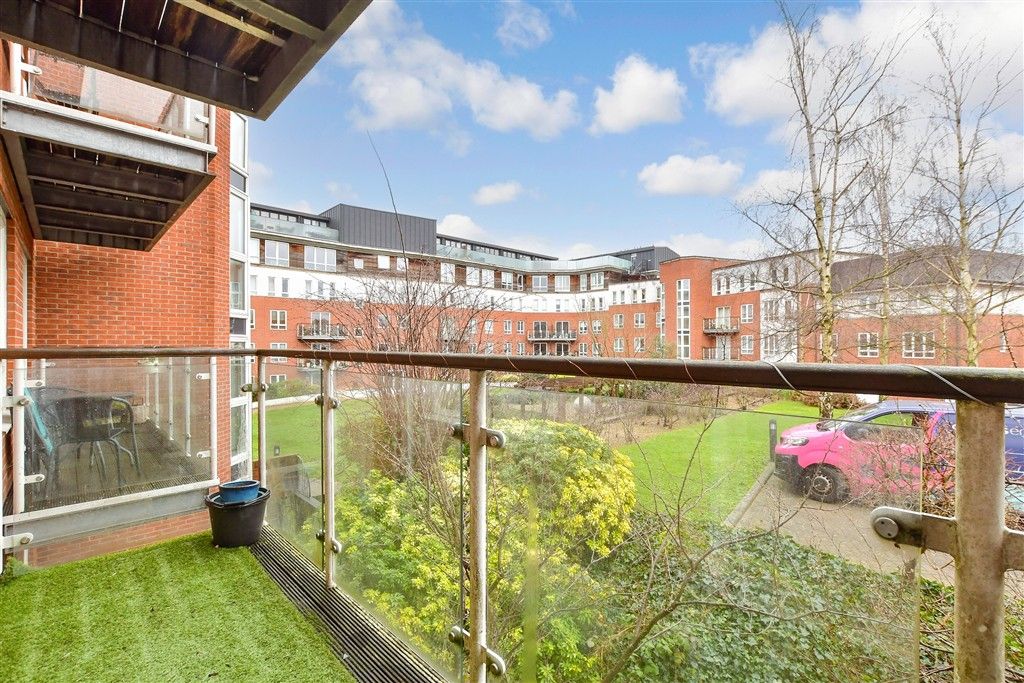 Property photo 2 of 10 Balcony / Terrace