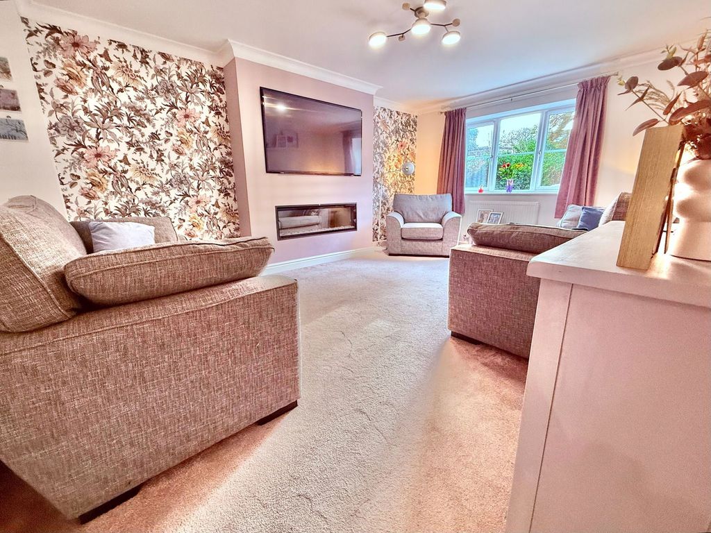 Property photo 3 of 31