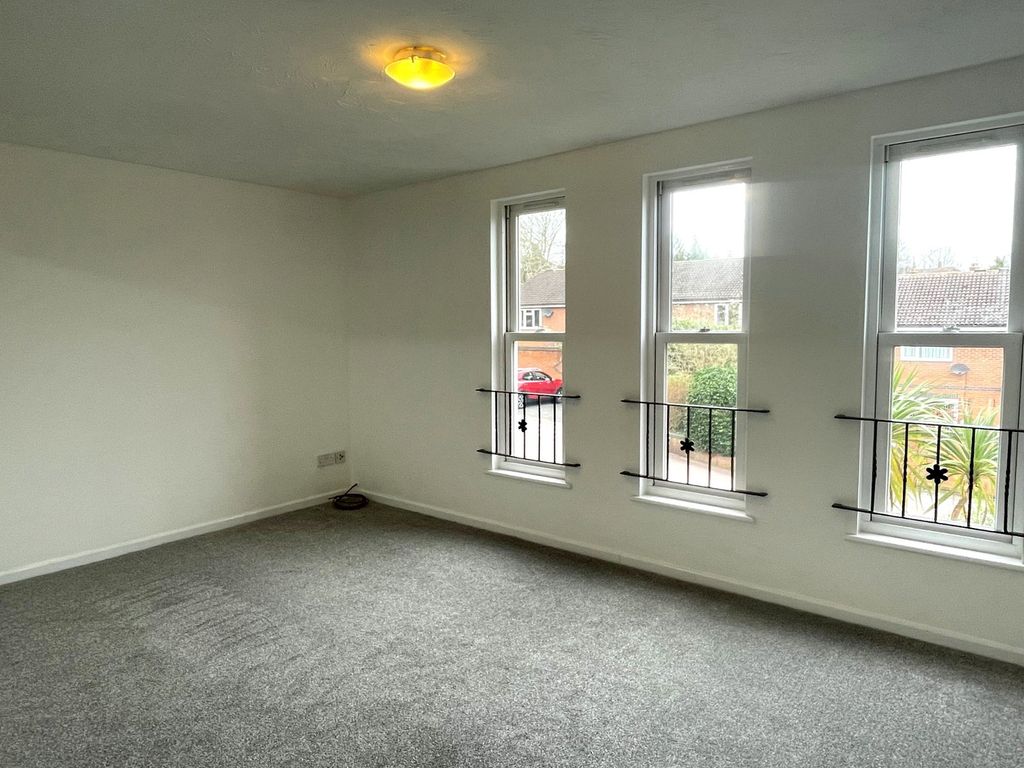 Property photo 2 of 8