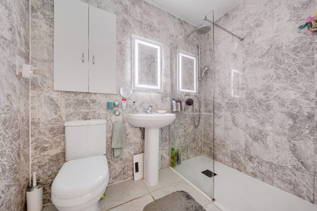 Additional image 8 of 4 bed detached house for saleShepherds Way, Liphook GU30
