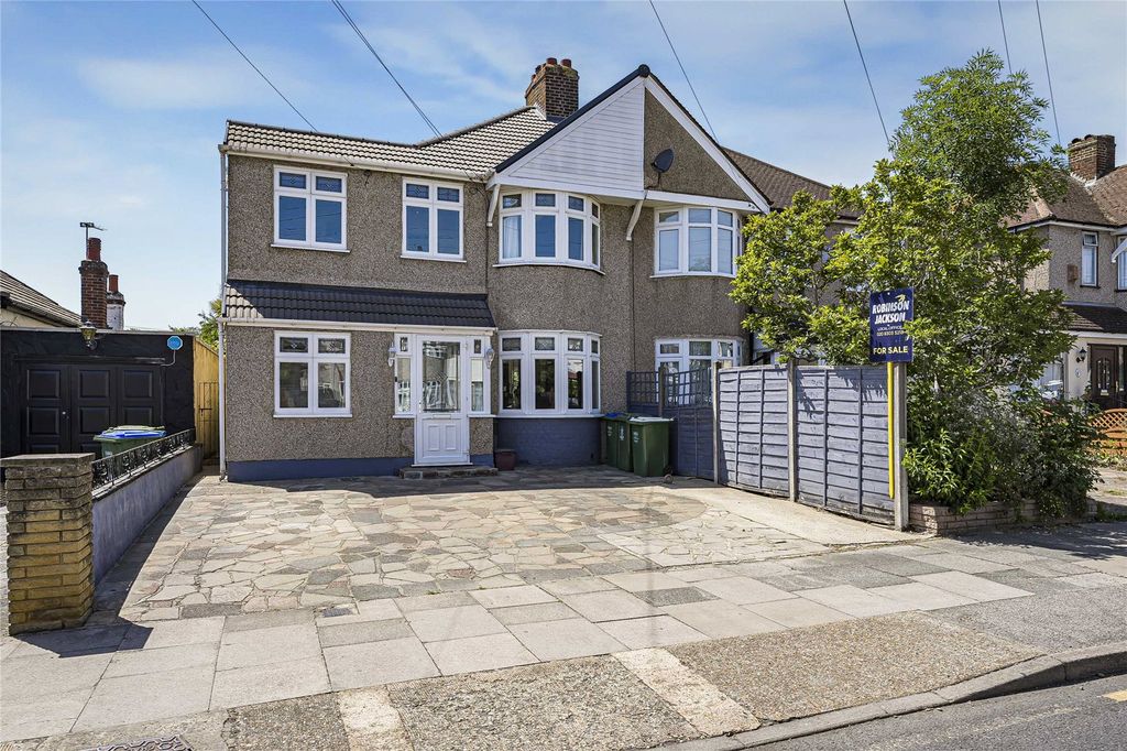 Property photo 1 of 31 External