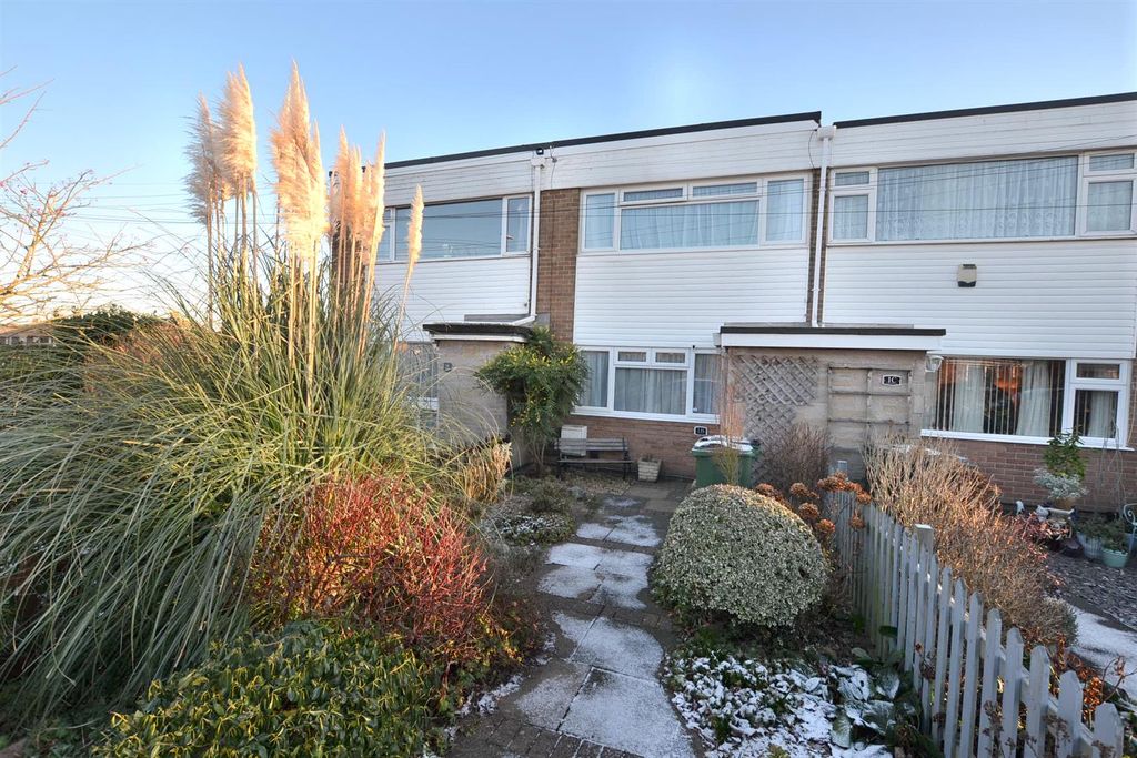 Property photo 1 of 16 Outside