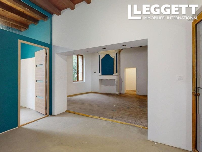 Property photo 2 of 10