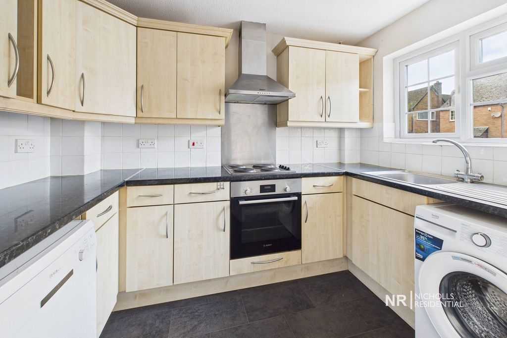 Property photo 2 of 11 Kitchen