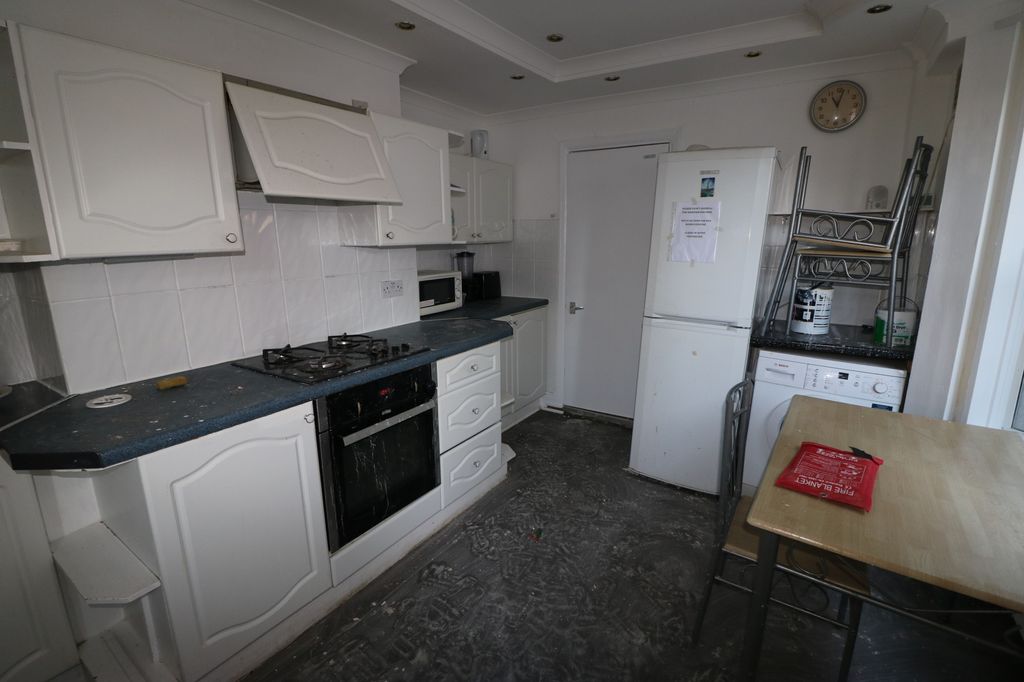 Property photo 3 of 3