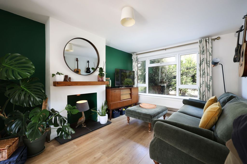Property photo 2 of 18