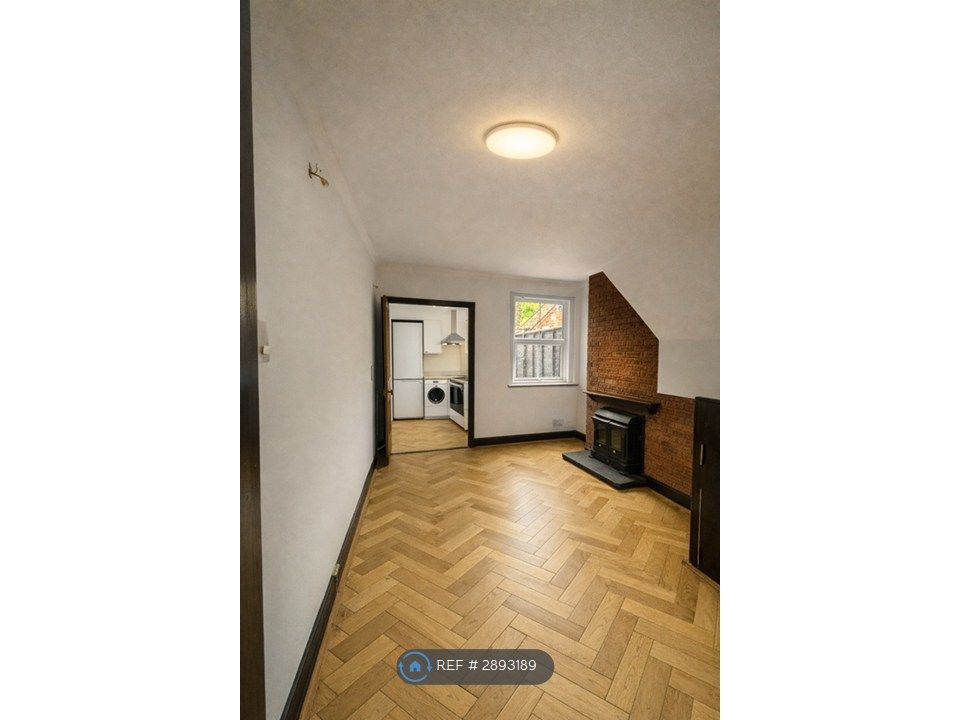 Property photo 3 of 8 Dining Room