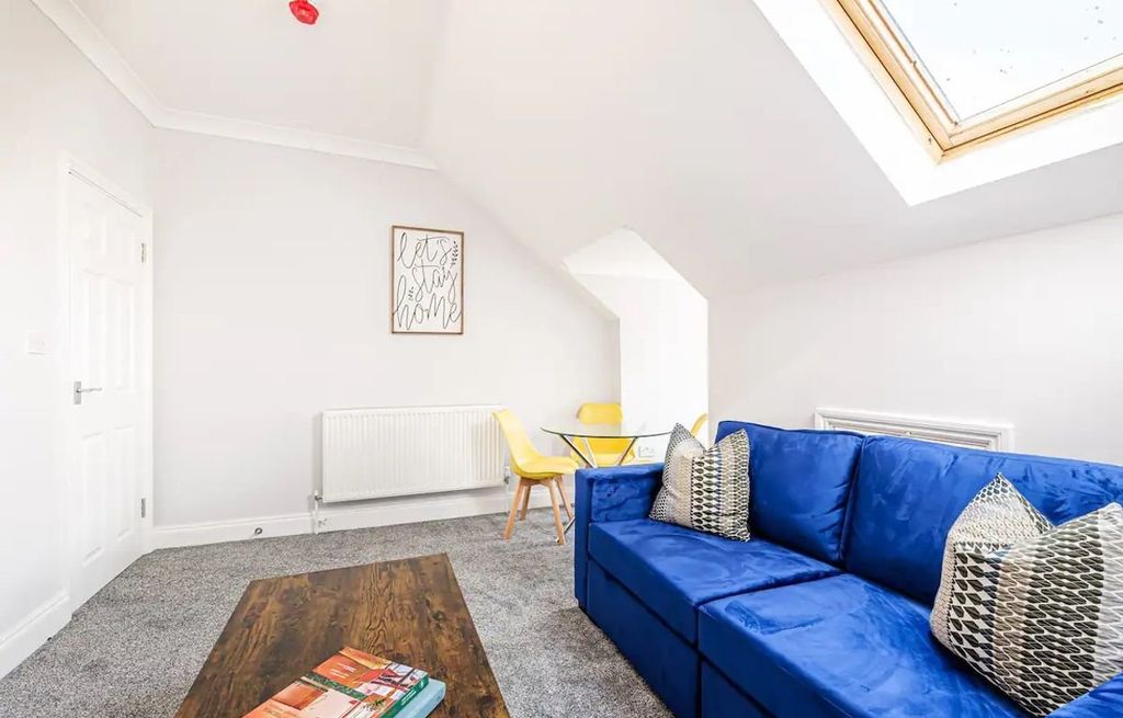 Property photo 2 of 7 Picture 2