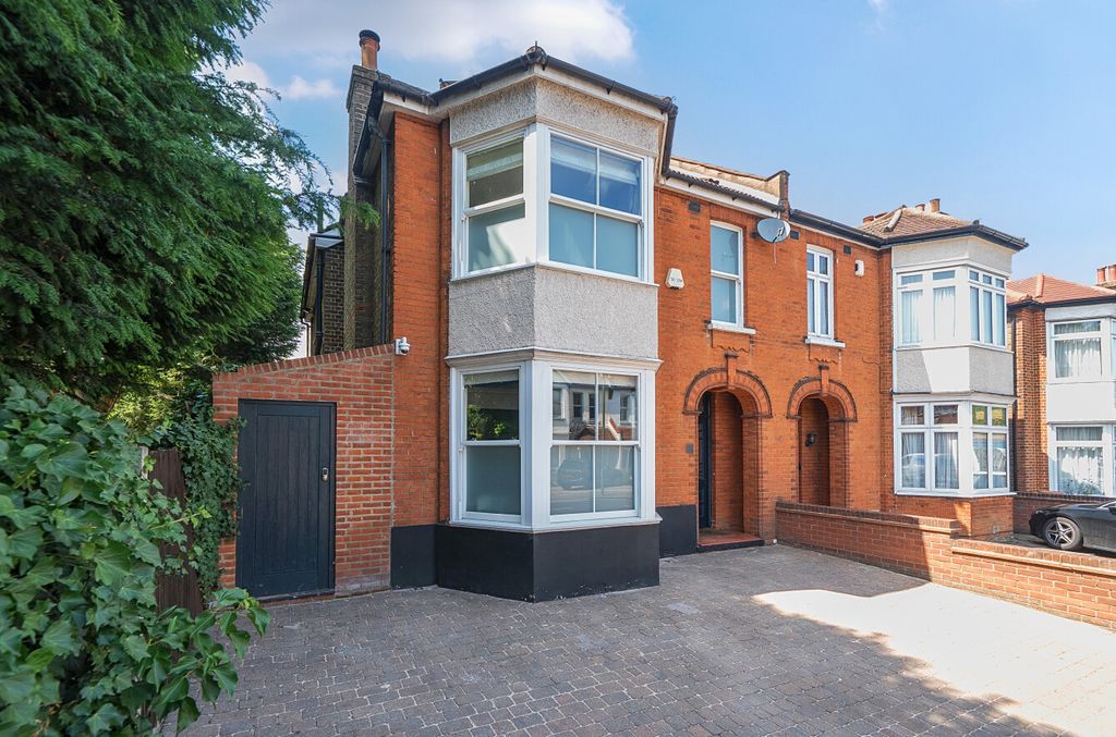 Property photo 1 of 37 1311005-5-684B485...