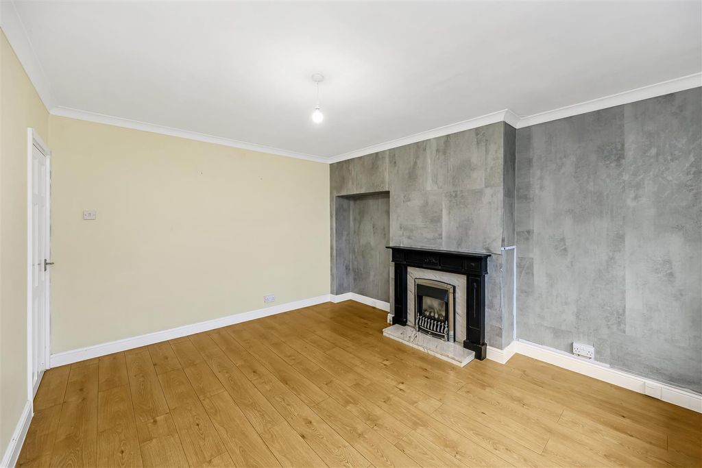 Property photo 2 of 20 29 Cherrydown Avenue-19.Jpg