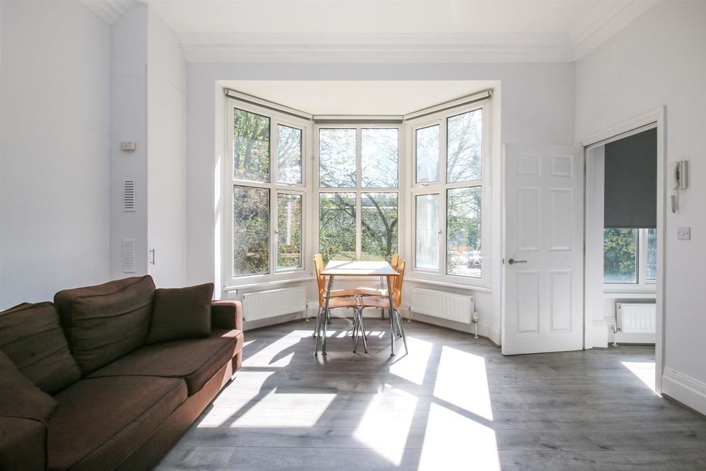 Property photo 1 of 10 1