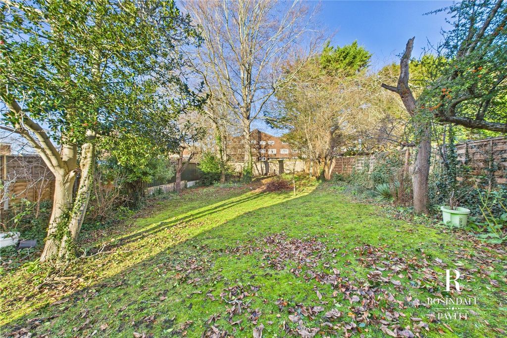 Property photo 2 of 23