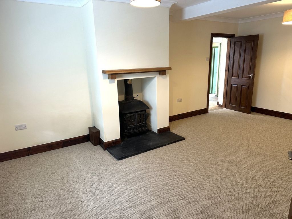 Property photo 2 of 14 Picture No. 17
