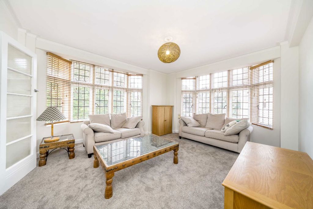 Property photo 2 of 5