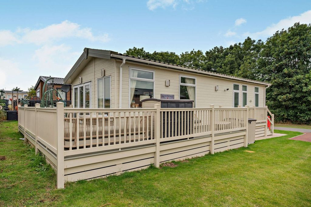 Property photo 1 of 35