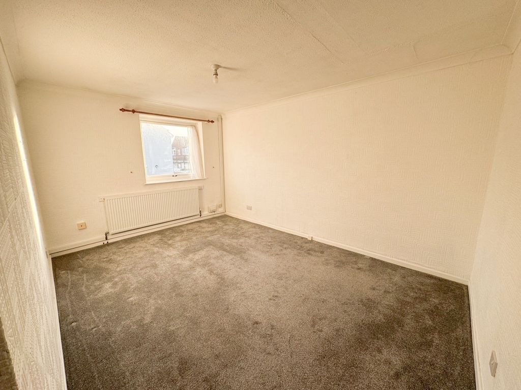 Property photo 2 of 5 Living Room