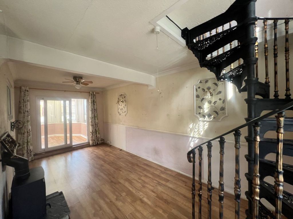 Property photo 3 of 26