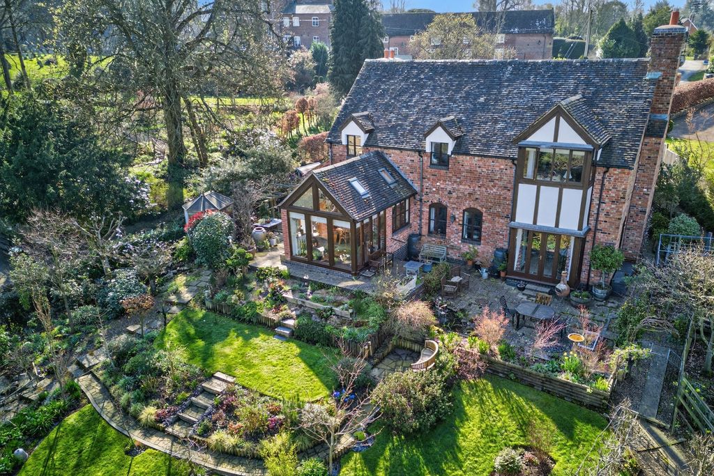 Property photo 2 of 33