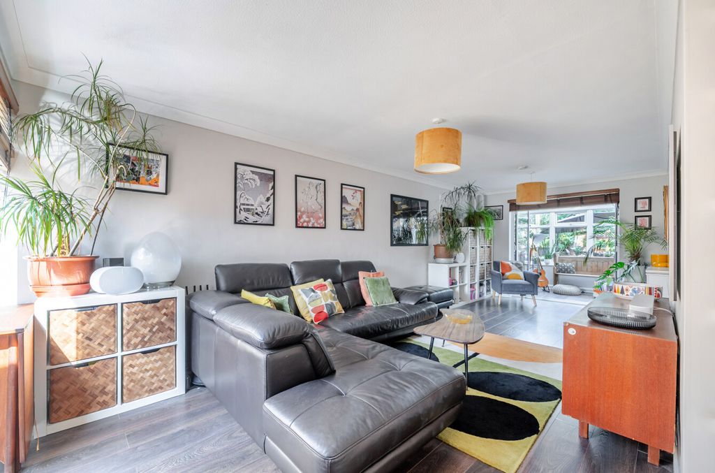 Property photo 2 of 20 1481402-19-6A3970...