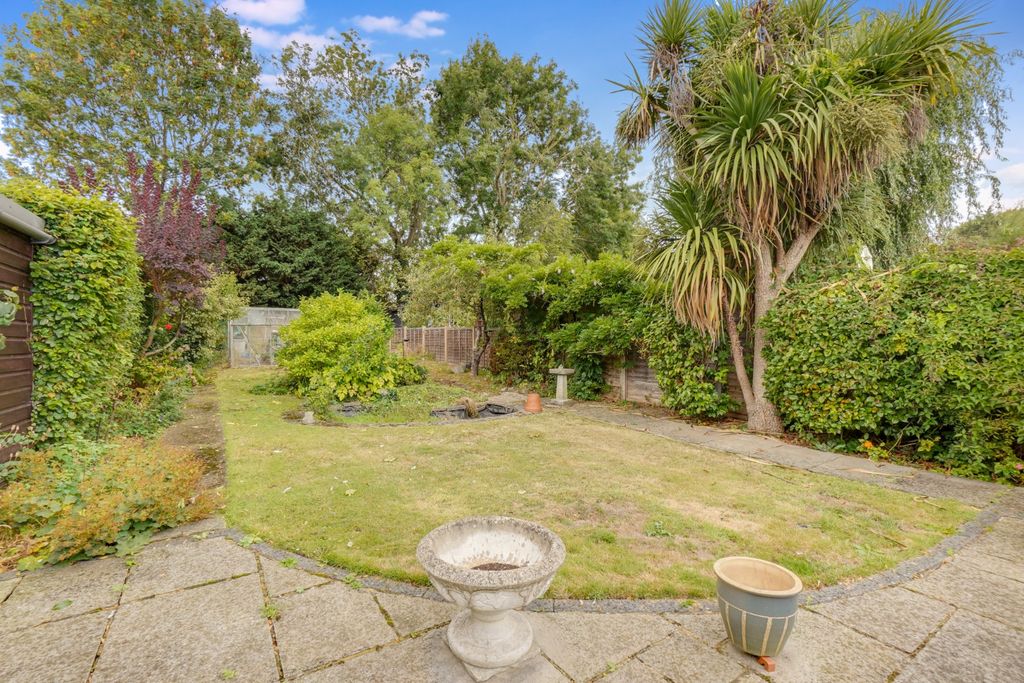 Property photo 2 of 17 4409134