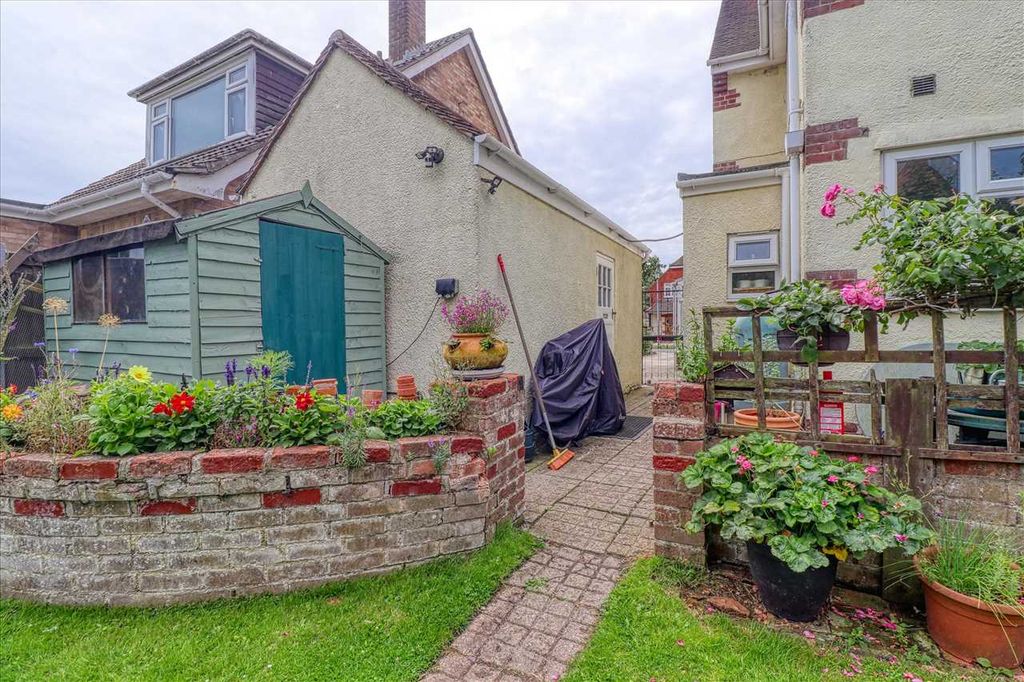 Additional image 18 of 5 bed semi-detached house for saleGreenway, Frinton On Sea CO13