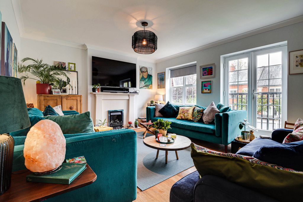 Property photo 2 of 28 Living