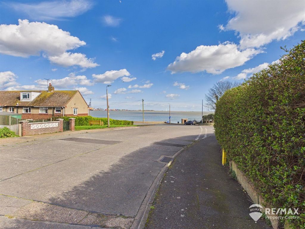 Property photo 2 of 28 Cam02842G0-Pr0347-Still010.Jpg