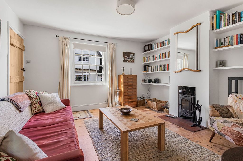 Property photo 3 of 23