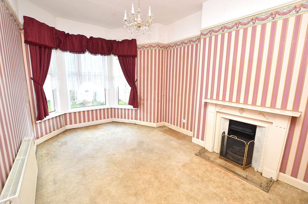 Property photo 2 of 10 Lounge