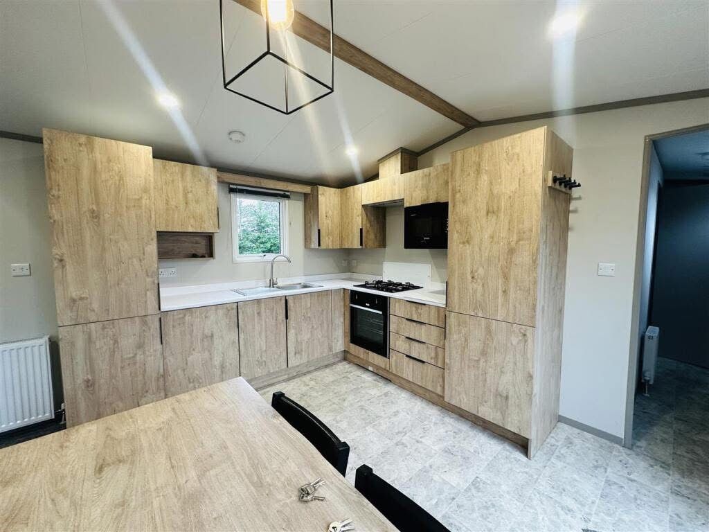 Property photo 3 of 10 Image