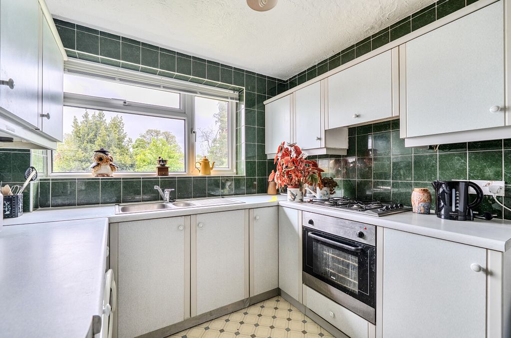 Property photo 3 of 20 1457592-19-6A04Bd...