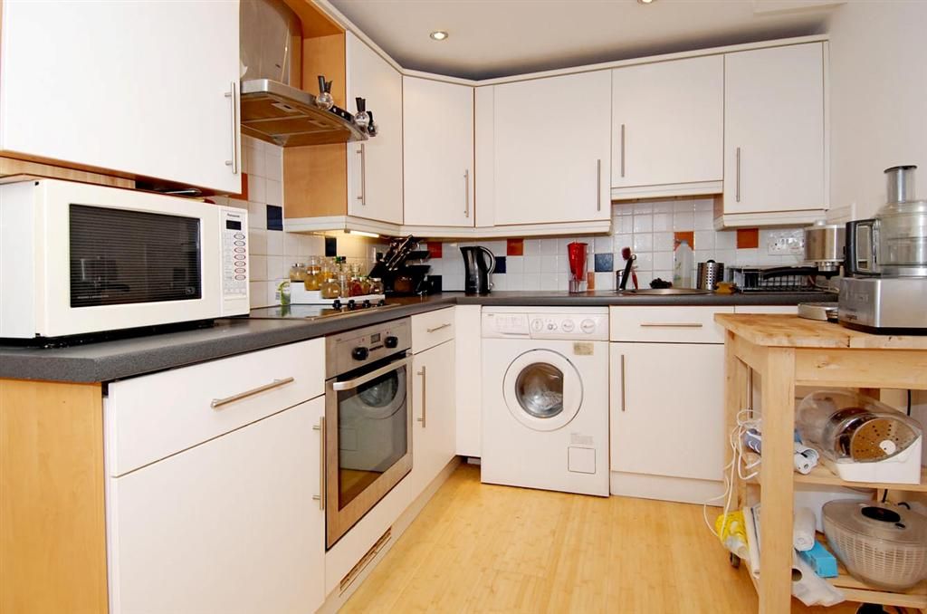 Property photo 3 of 5 Kitchen