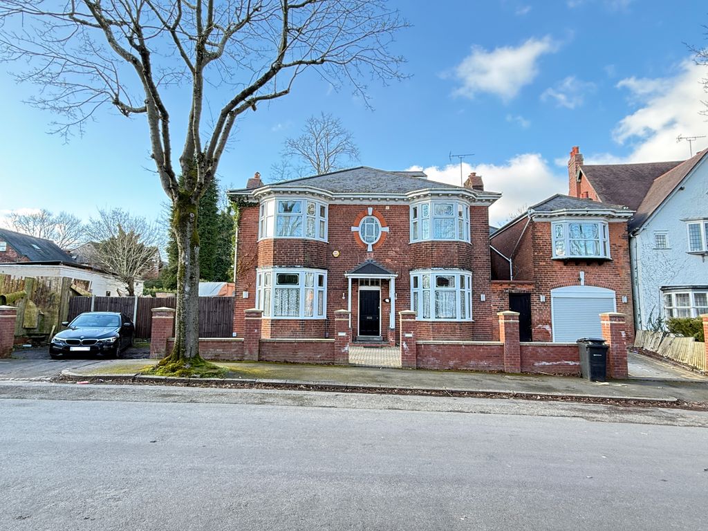 Property photo 1 of 32