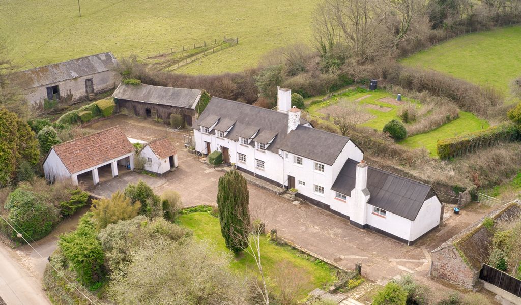 Property photo 2 of 14