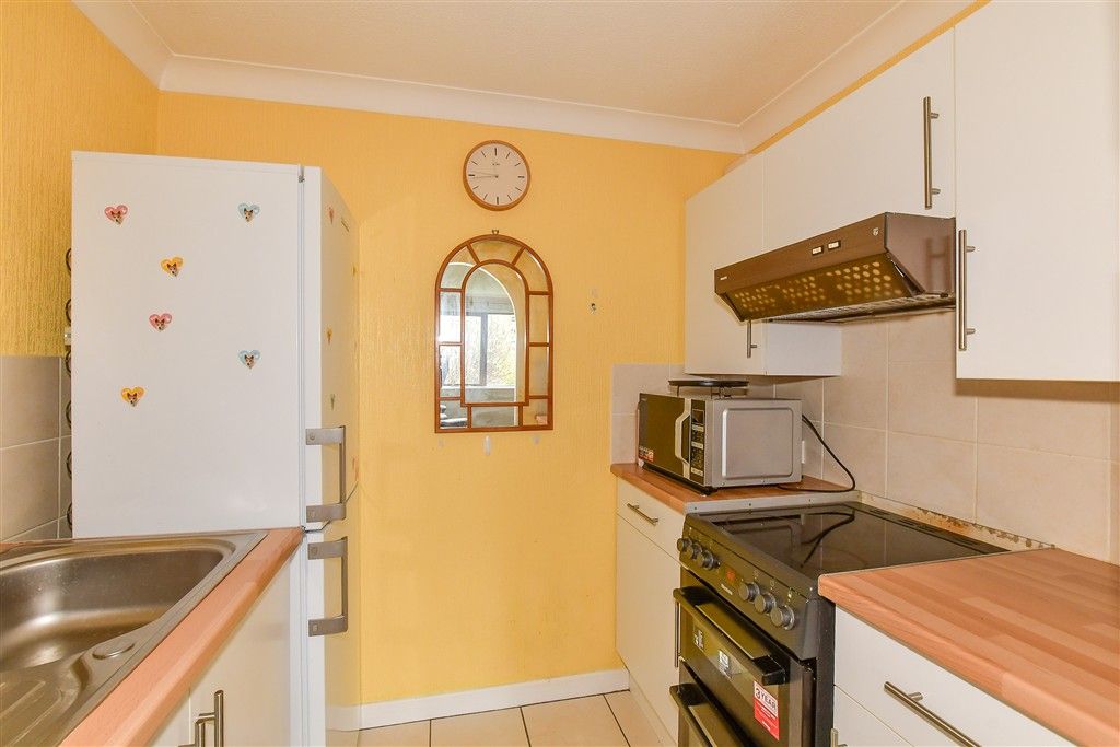 Property photo 1 of 8 Kitchen