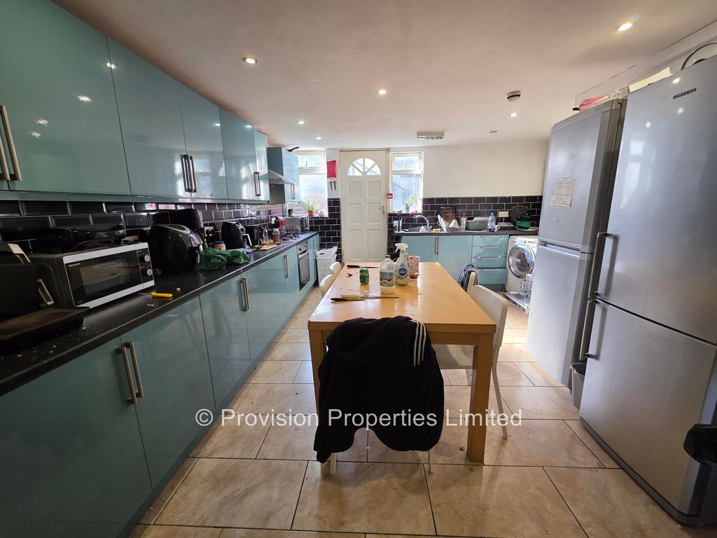 Property photo 1 of 10 Photo