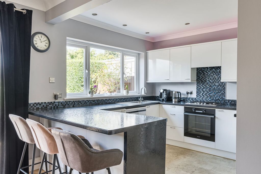 Property photo 3 of 22