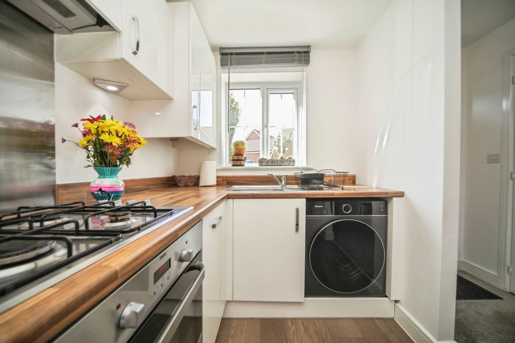 Property photo 3 of 15 Pbox-Img.Jpg
