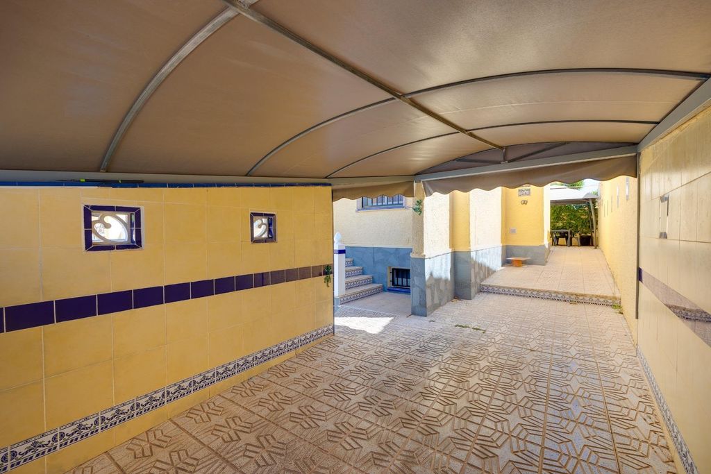 Property photo 3 of 50