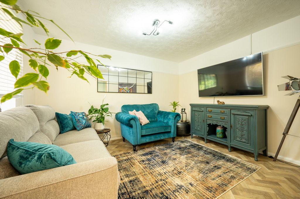 Property photo 3 of 23