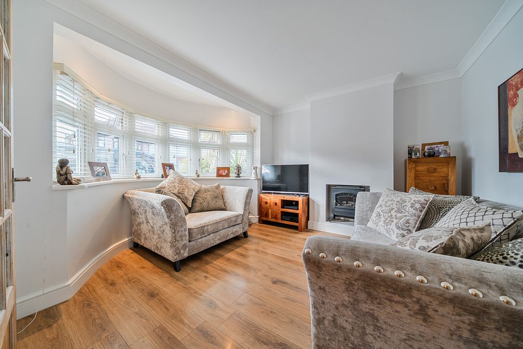 Property photo 2 of 16 1528581-10-6Ac51A...
