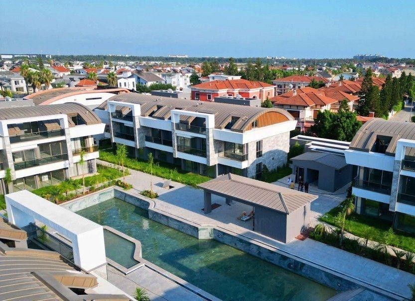 Property photo 2 of 17 Divine Apartment For Sale With On-Site Luxury Facilities - Communal Pool And Luxury On-Site Facilities