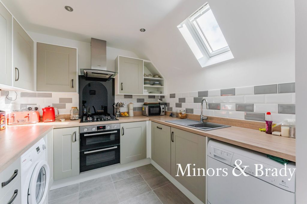 Property photo 2 of 19