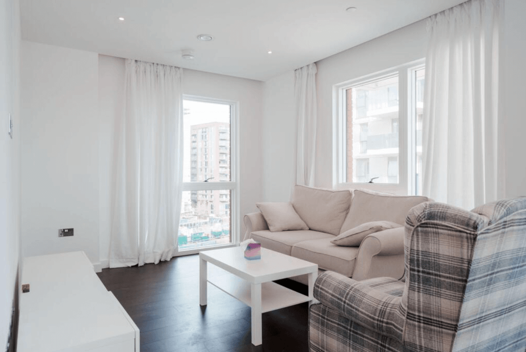 Property photo 1 of 2 3 Bed Flat To Rent Lanchester Way, London Sw11
