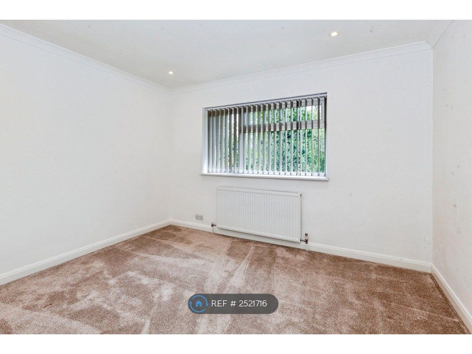 Property photo 2 of 34