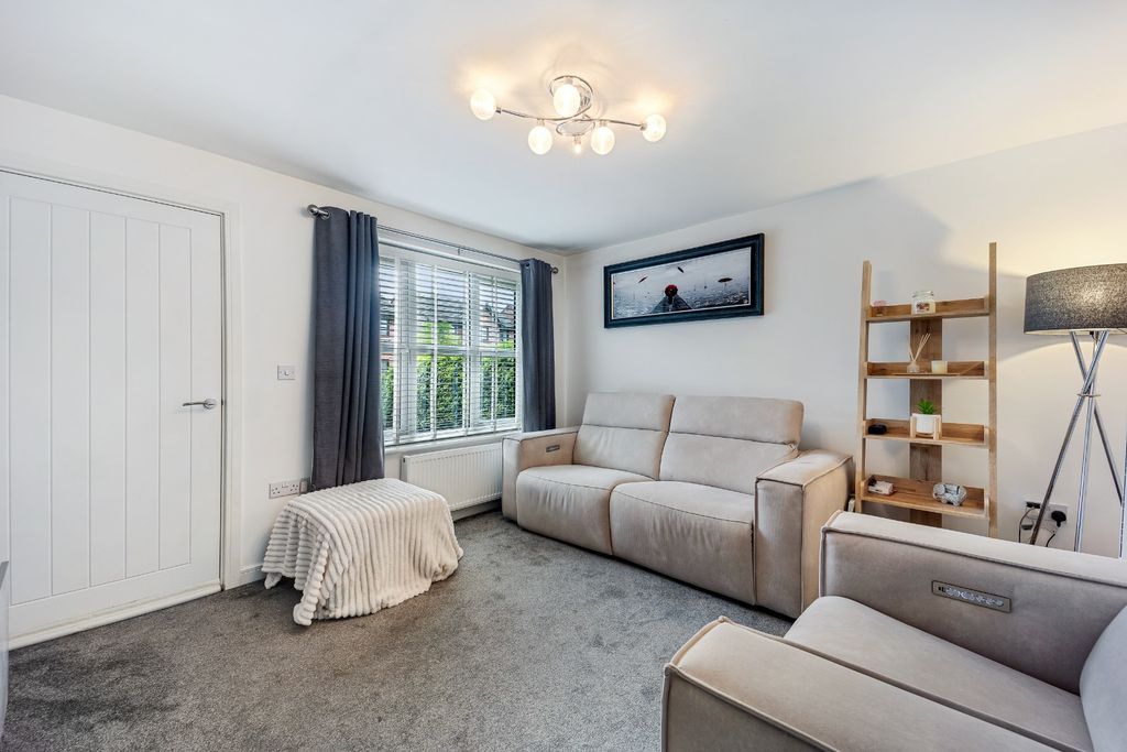Property photo 3 of 44 4412675
