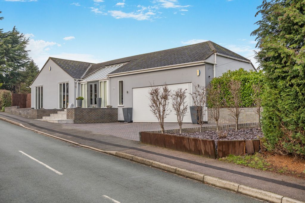 Property photo 1 of 31