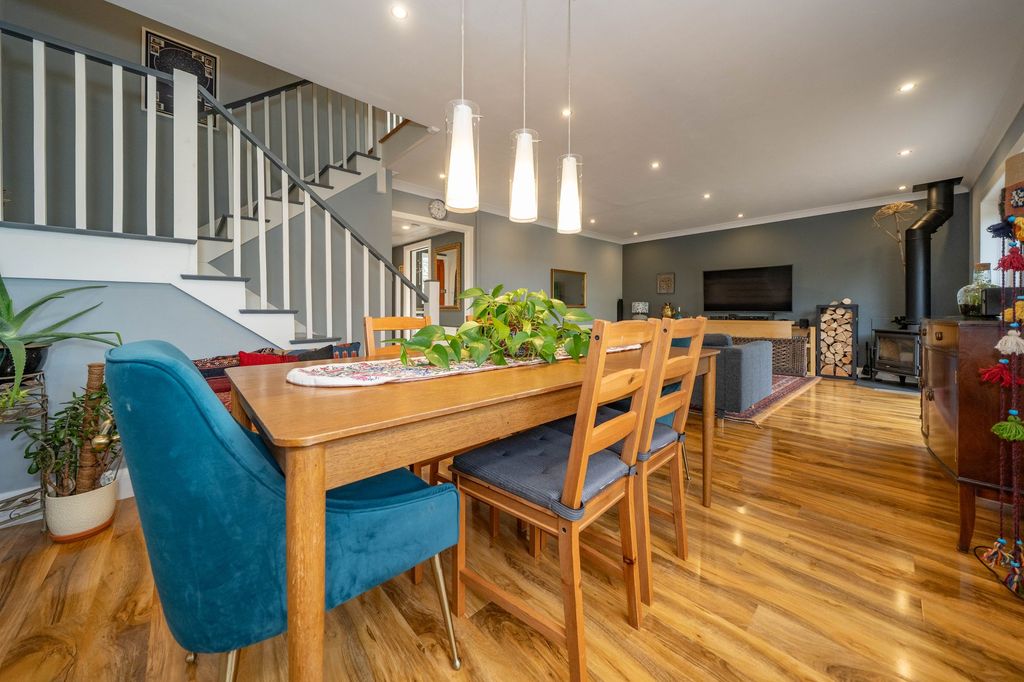 Property photo 3 of 30 Dining Area
